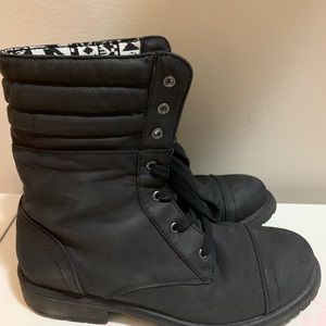 Roxy boots